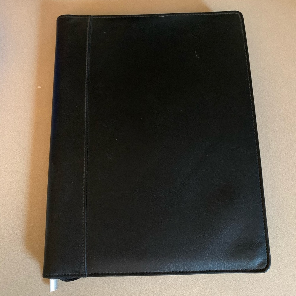 FORAY Bi-Fold Padfolio